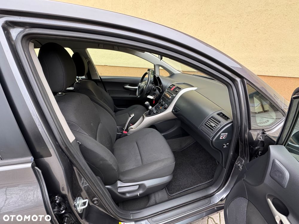 Toyota Auris 1.4 D-4D - 10