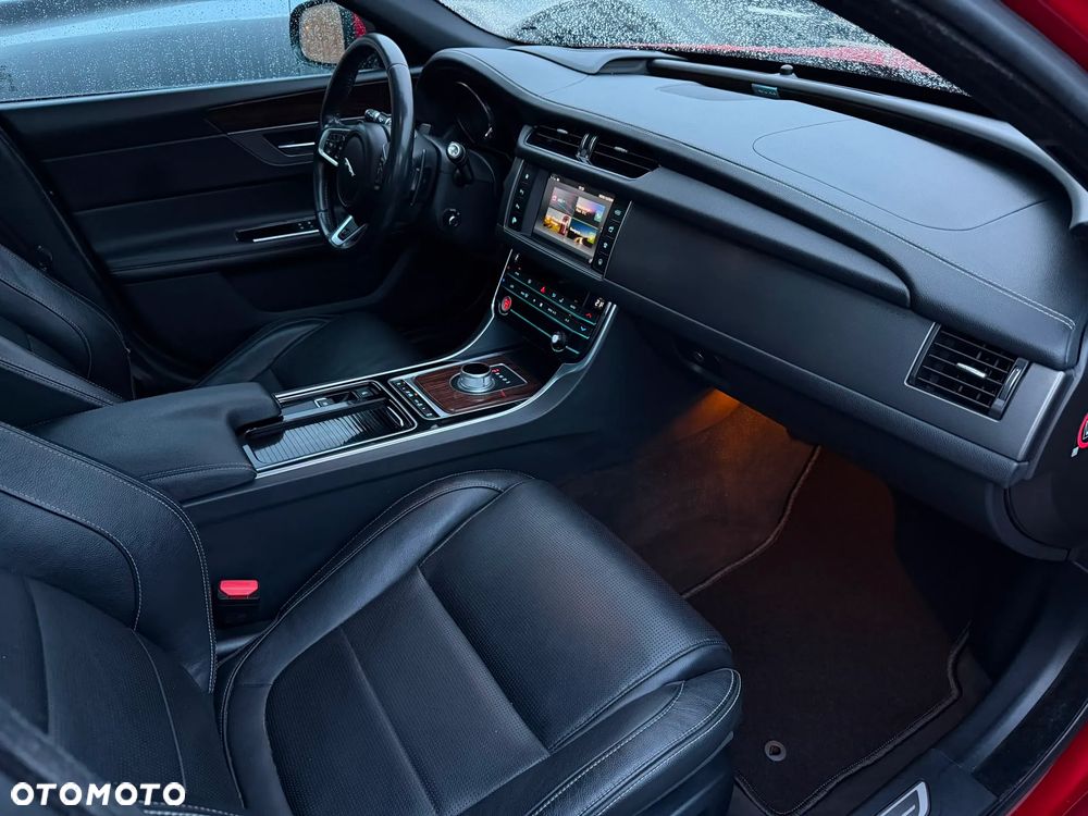 Jaguar XF 3.0 V6 S - 17