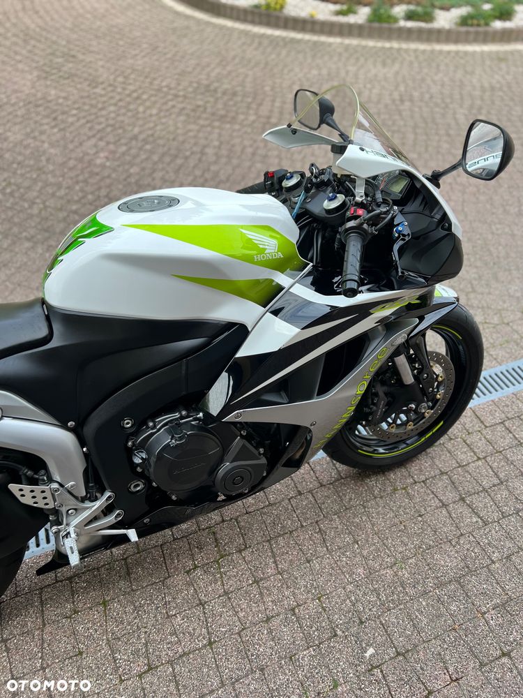 Honda CBR - 25