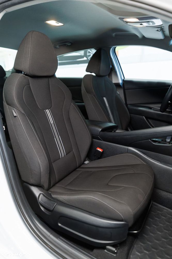 Hyundai Elantra 1.6 Modern - 19