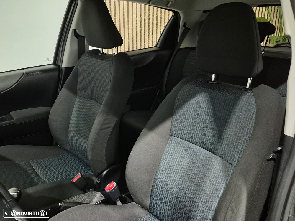 Toyota Yaris 1.0 VVT-i Comfort+P.Style - 24