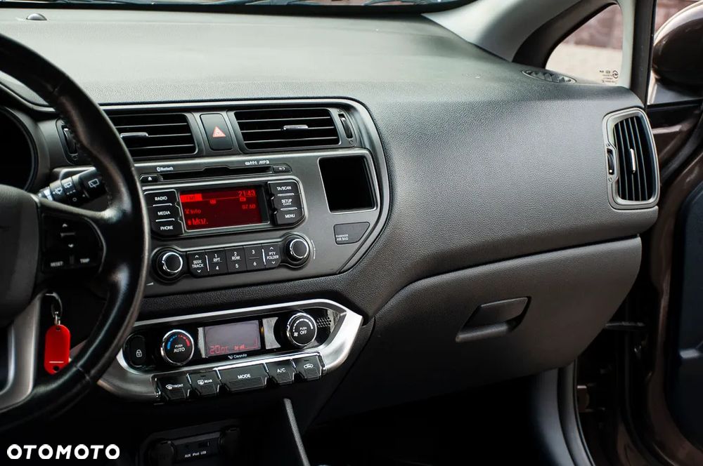 Kia Rio - 29