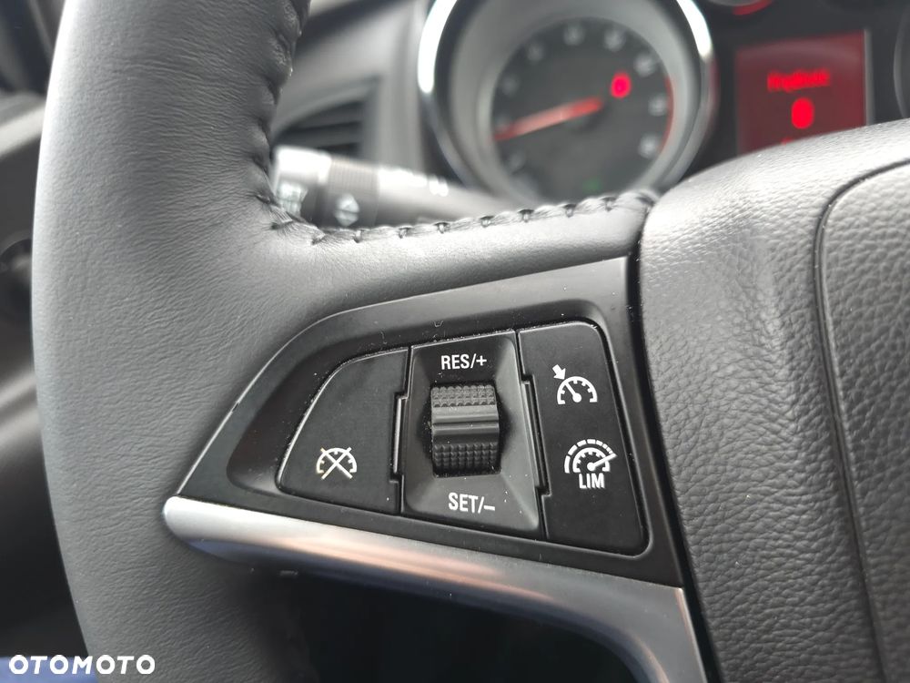 Opel Astra 1.4 T Business EU6 - 22