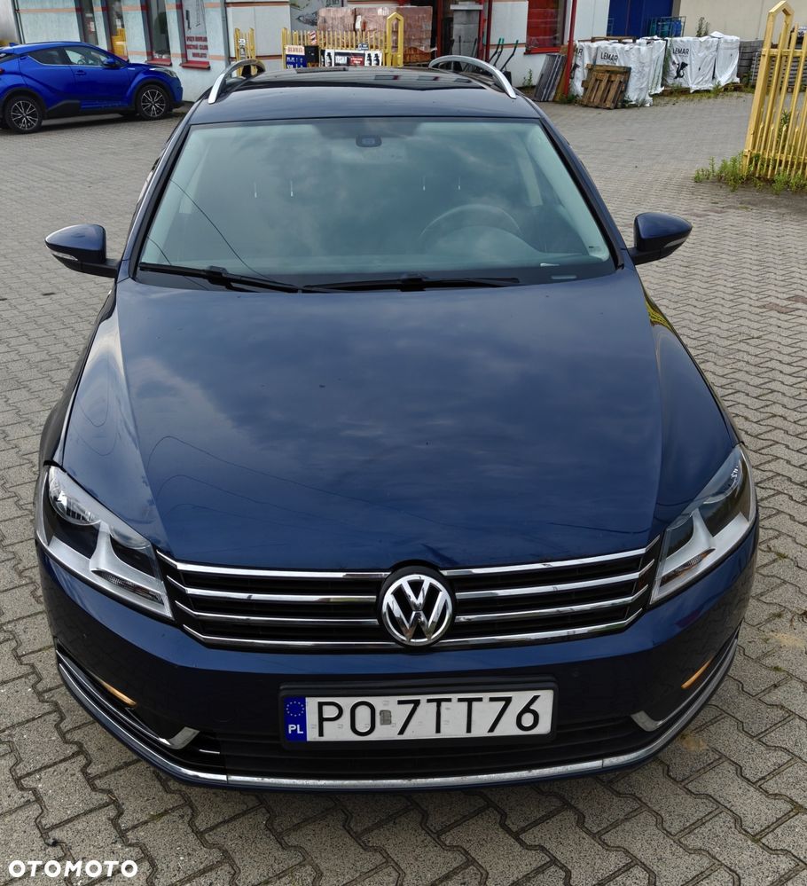 Volkswagen Passat - 1