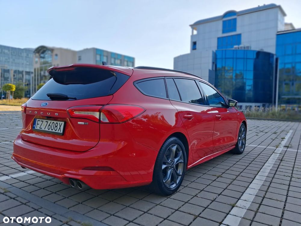 Ford Focus 1.0 EcoBoost Hybrid ST-LINE DESIGN - 4