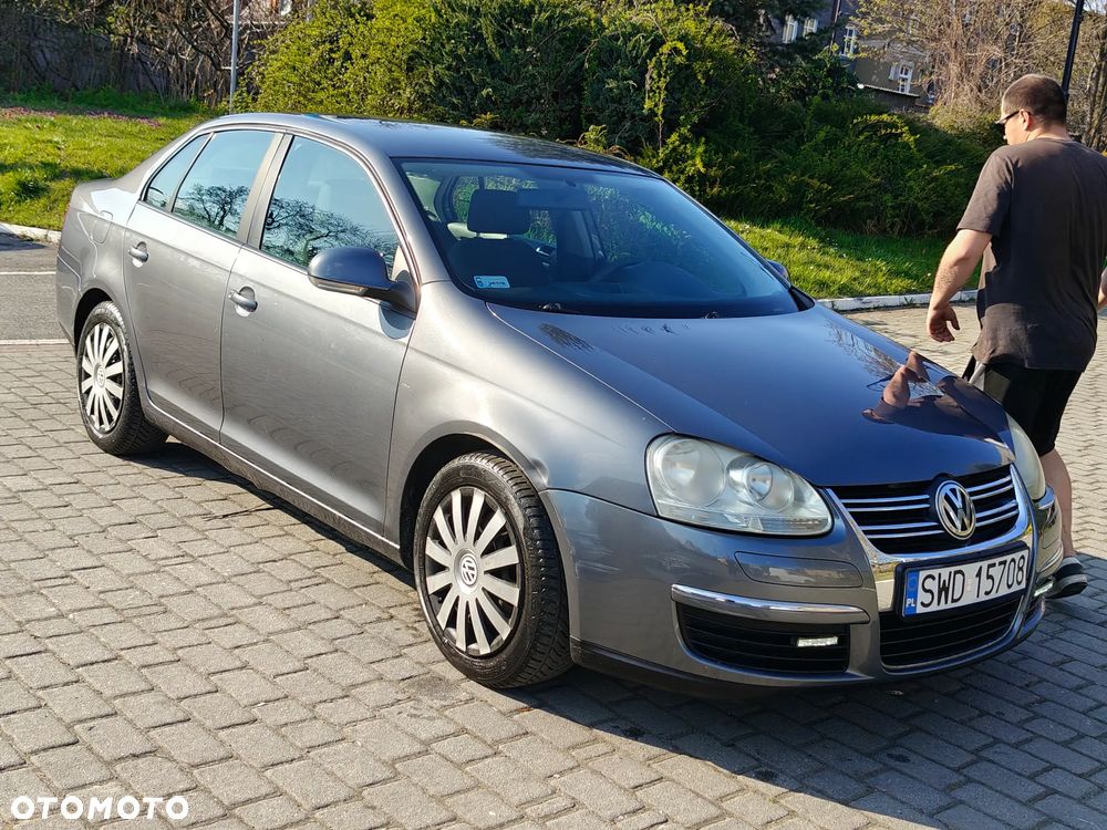 Volkswagen Passat 1.6 Comfortline - 11