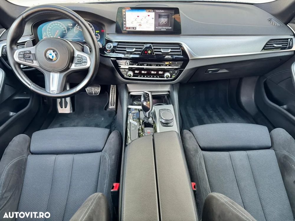 BMW Seria 5 530d xDrive AT - 12