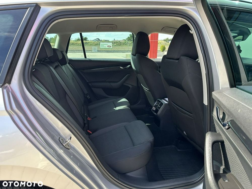 Skoda Octavia 2.0 TDI Ambition DSG - 14