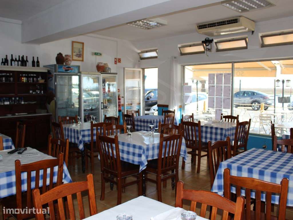 Restaurante em frente à Ria Formosa em Santa Luzia, Algarve - Grande imagem: 2/22