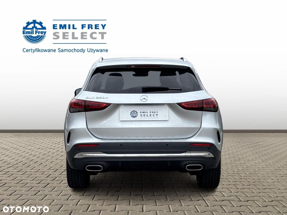 Mercedes-Benz GLA - 4