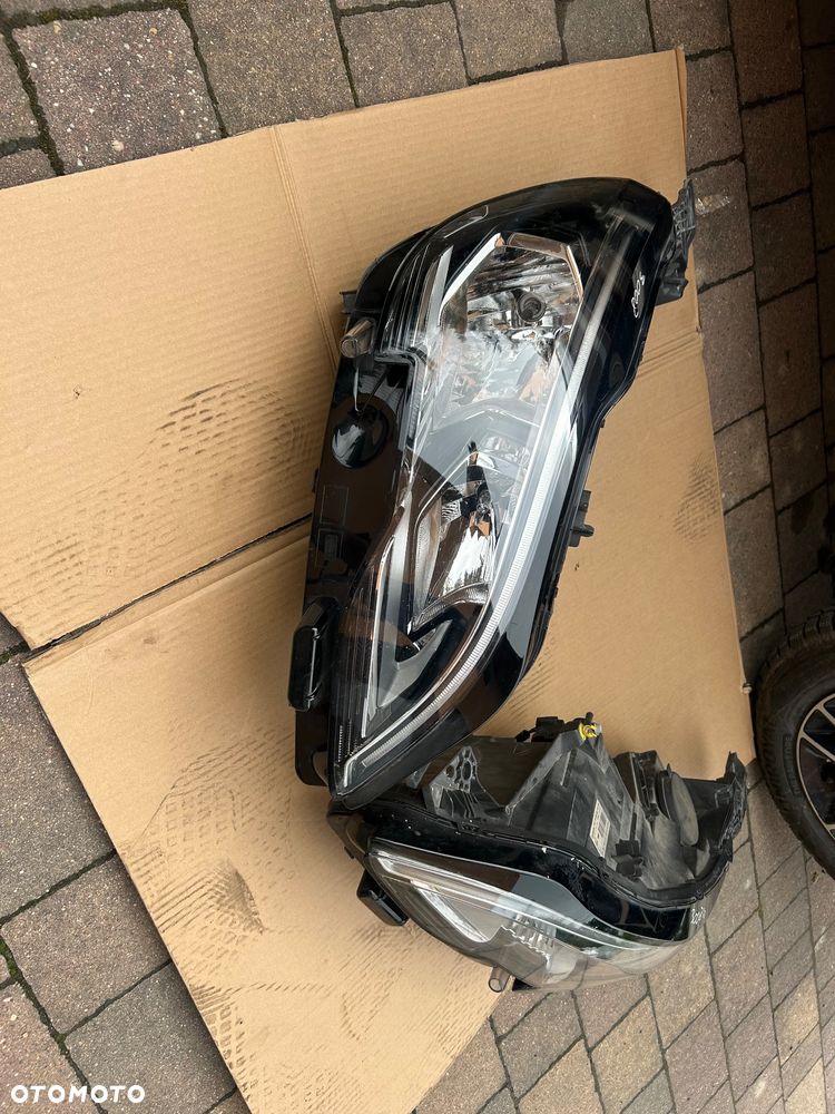 Peugeot 3008 II lampa lewy przód prawy przód 9810478180 9810478080 - 2