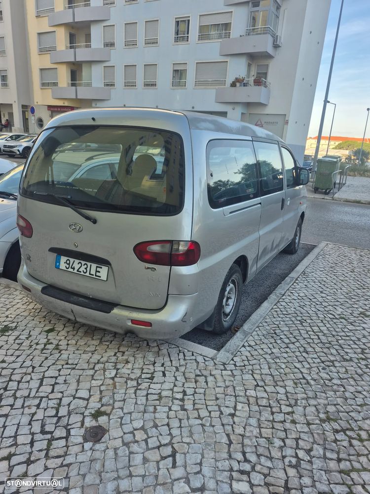 Hyundai H-1 Starex - 1