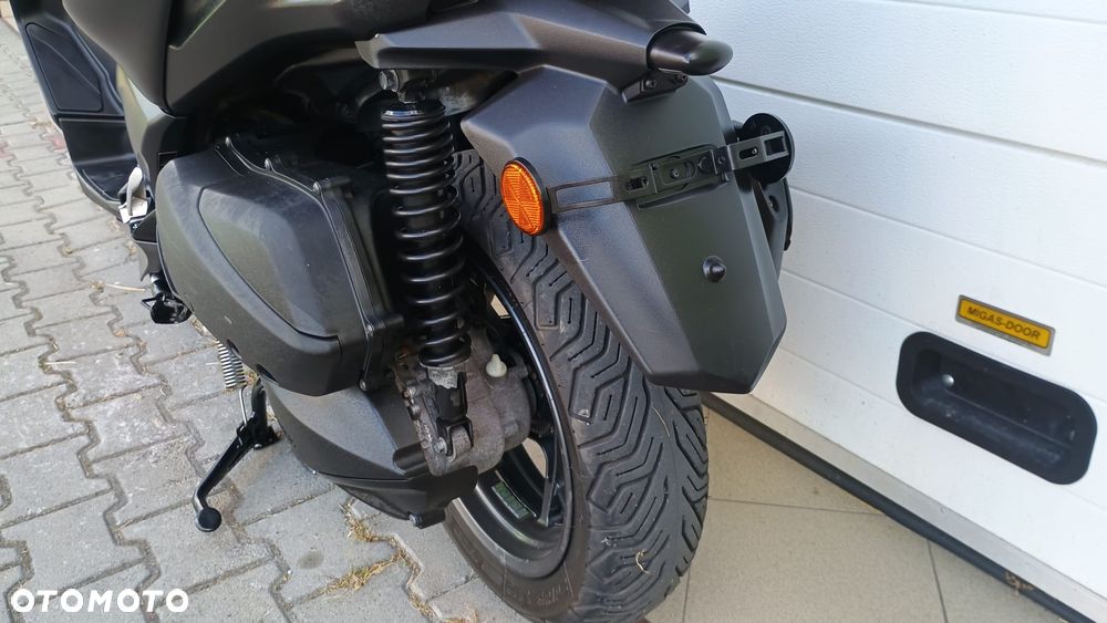 Yamaha X-max - 18