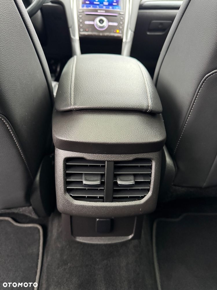 Ford Mondeo 2.0 TDCi Titanium PowerShift - 37