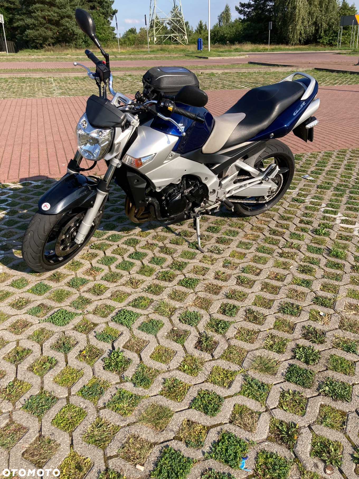 Suzuki GSR - 6