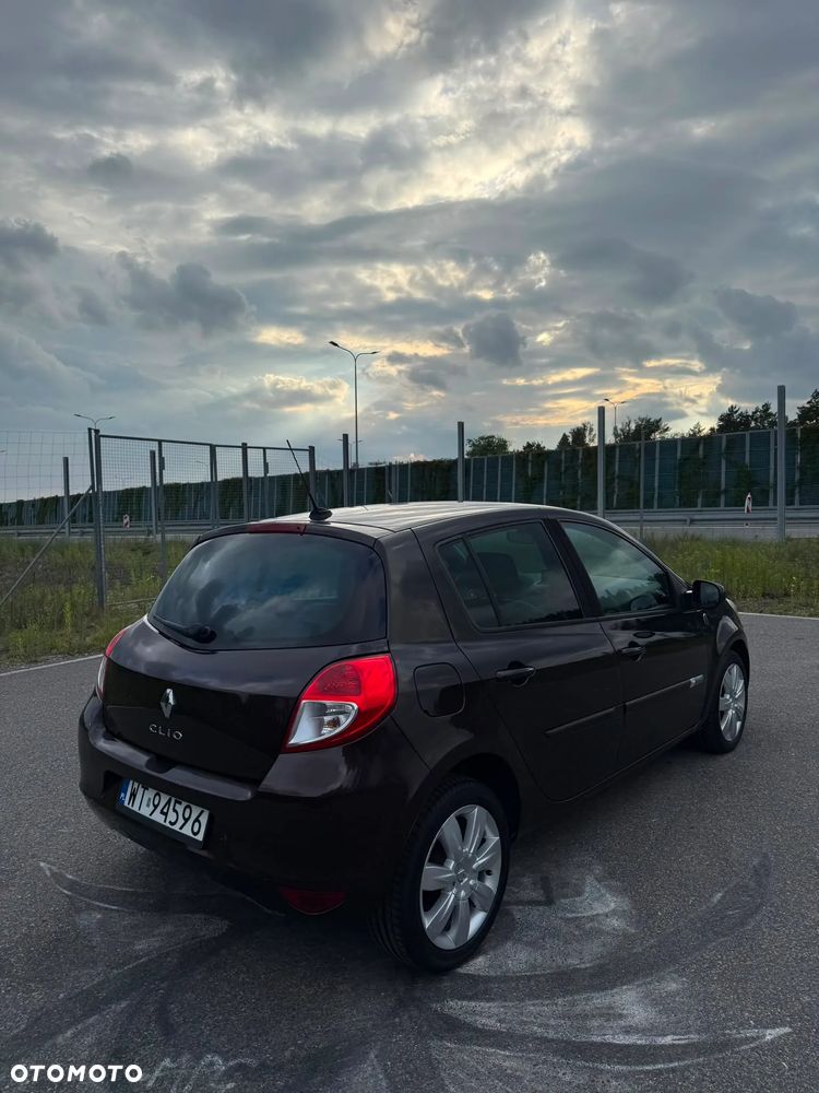 Renault Clio - 1