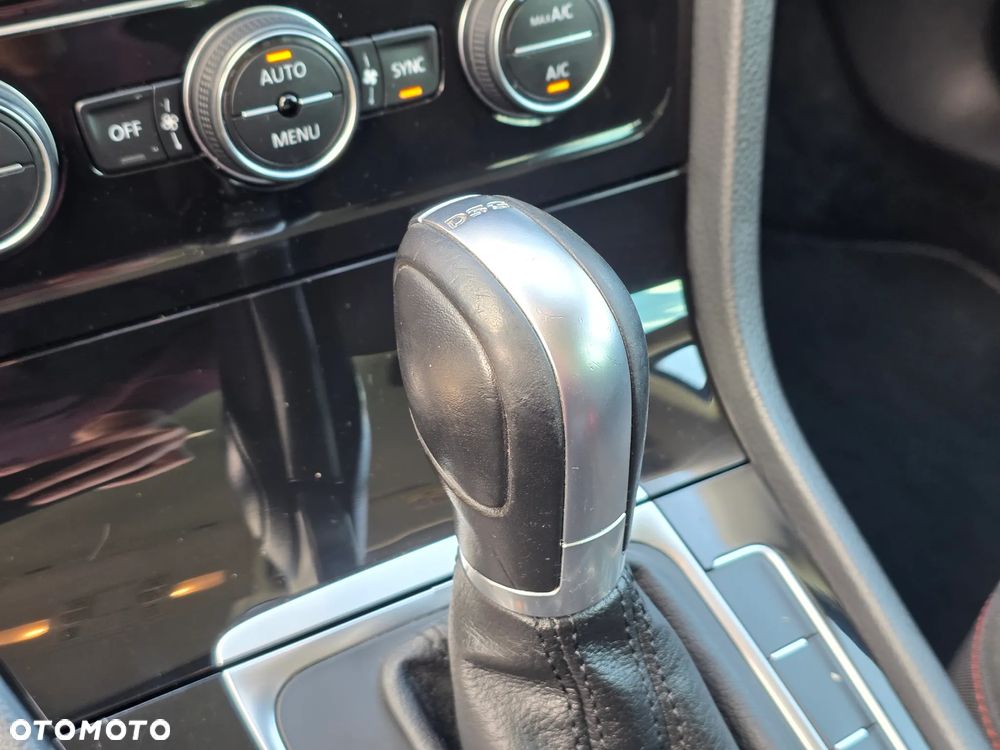 Volkswagen Golf 2.0 TDI BMT Highline DSG - 38