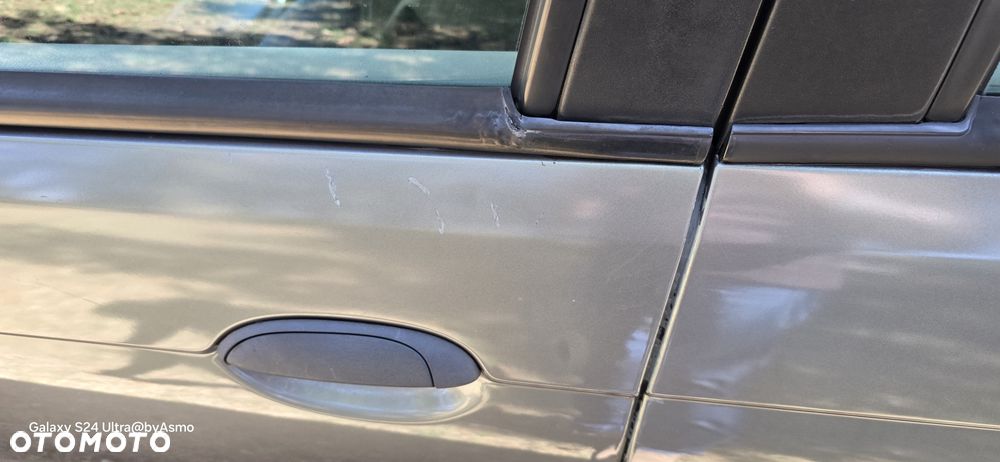 Renault Scenic 1.6 16V Family - 17