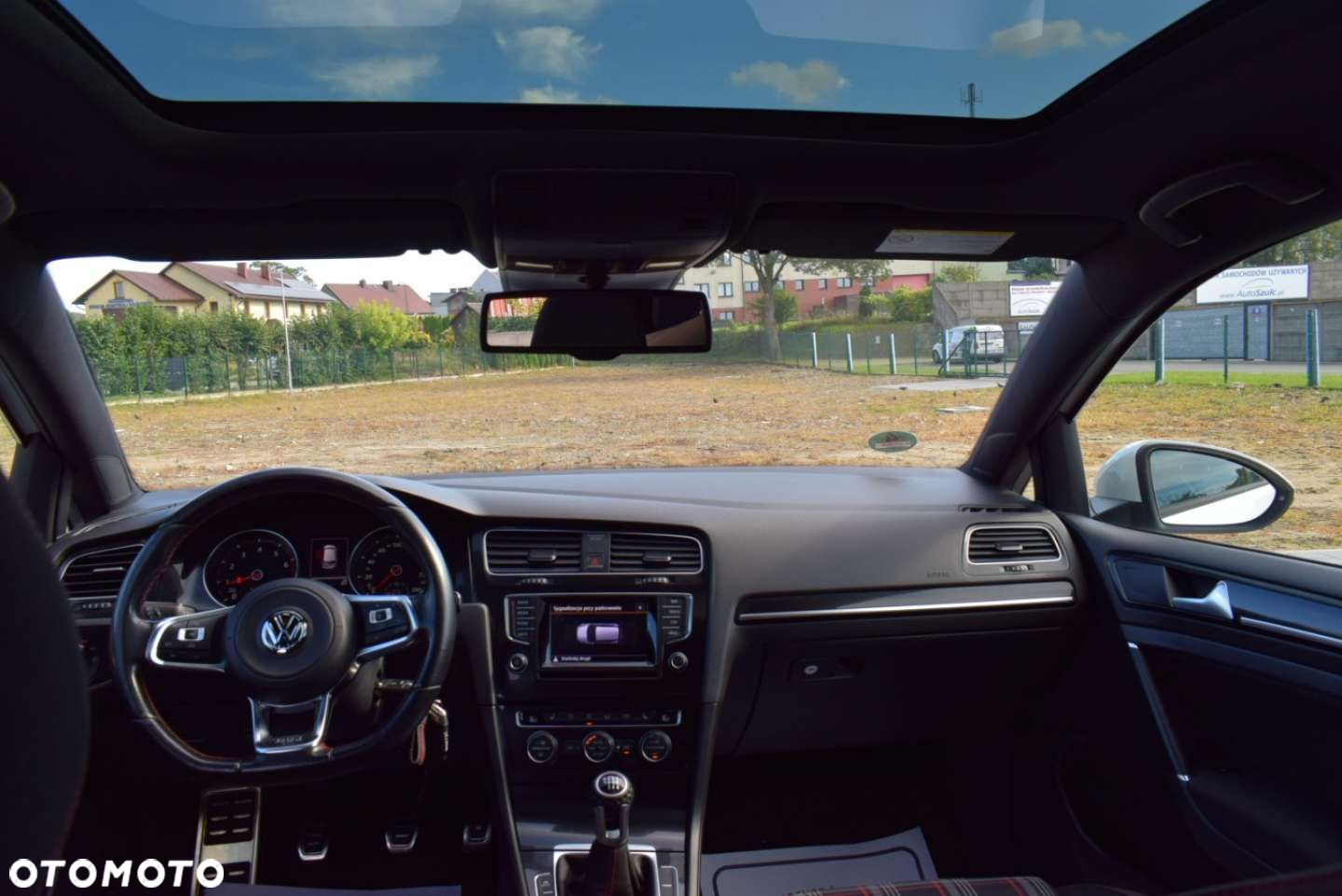 Volkswagen Golf - 24