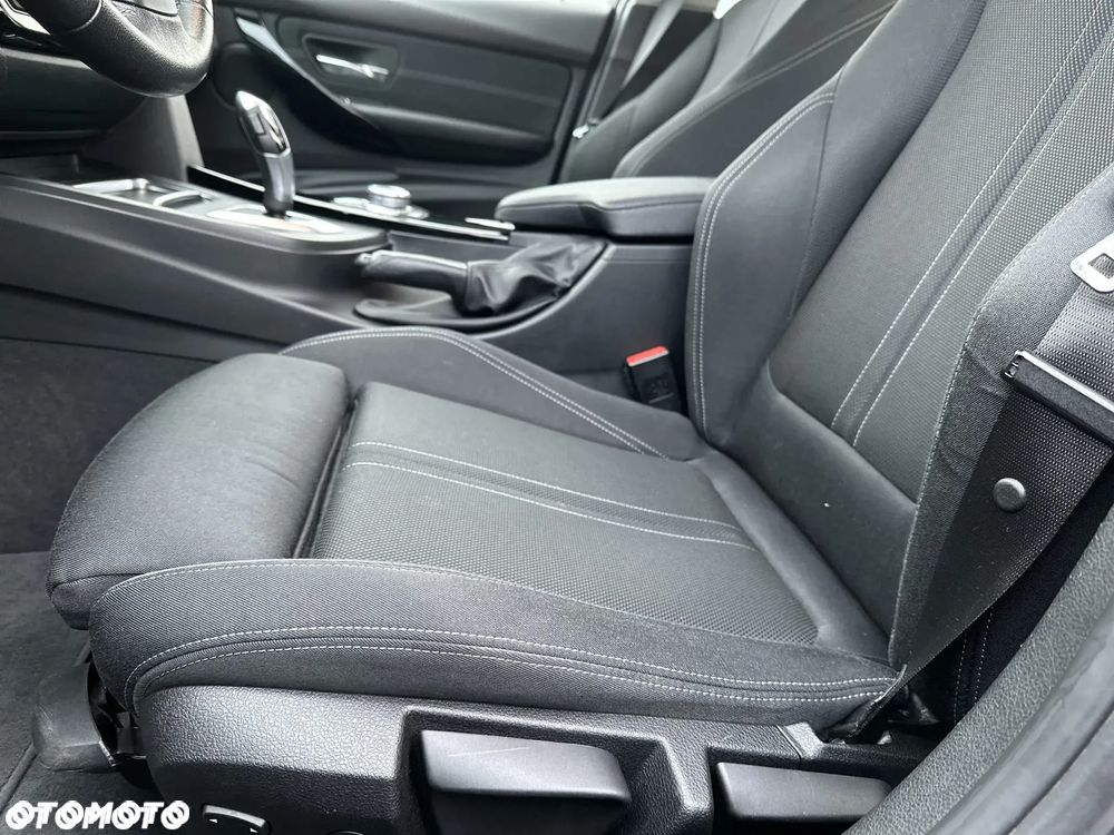 BMW Seria 3 320d Edition Luxury Line Purity - 23