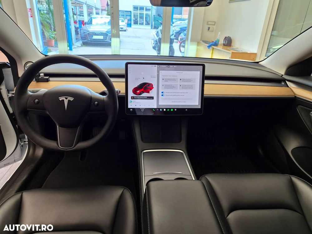 Tesla Model 3 RWD - 14