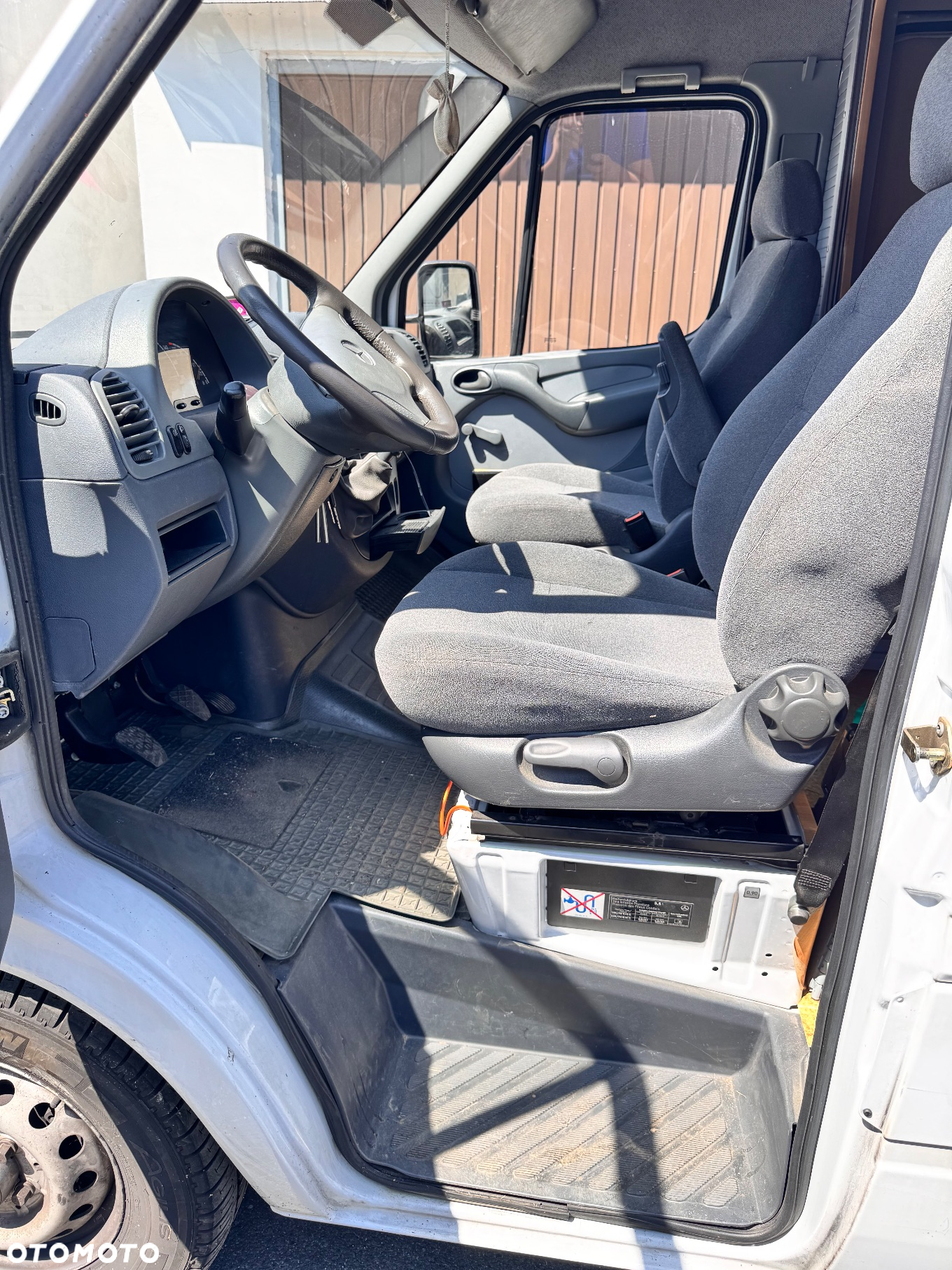 Mercedes-Benz Sprinter - 5