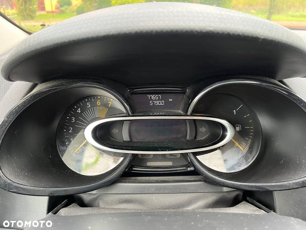 Renault Clio 1.2 16V 75 Experience - 17