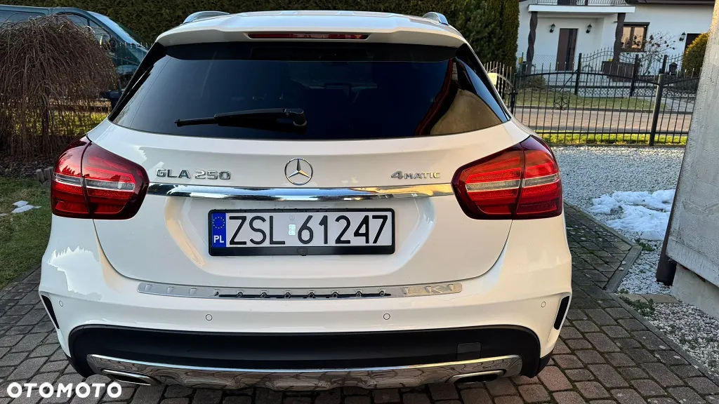 Mercedes-Benz GLA 250 4Matic 7G-DCT AMG Line - 5