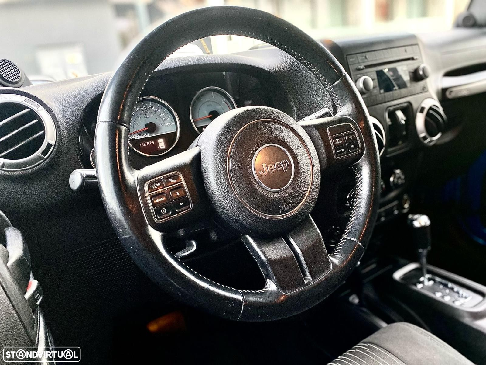 Jeep Wrangler Unlimited Hard-Top 2.8 CRD DPF Auto Polar - 23
