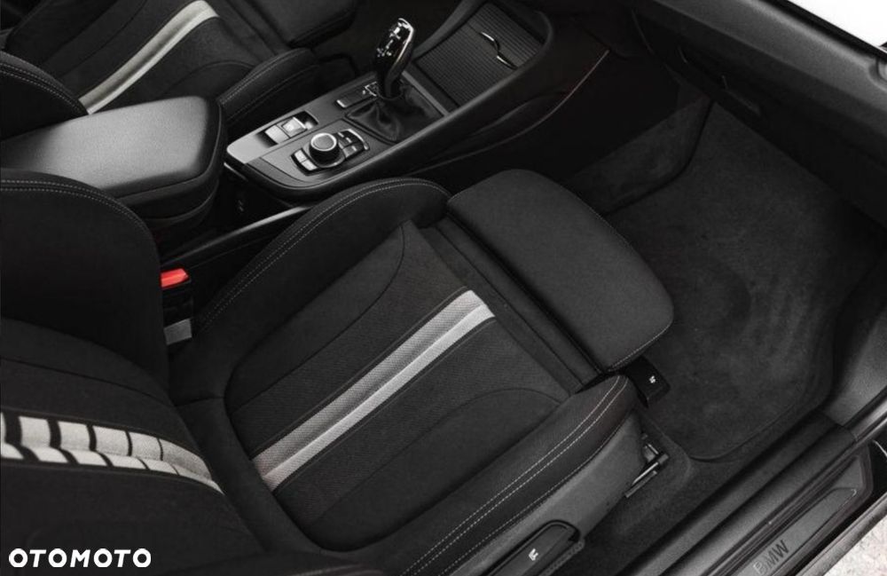 BMW X1 sDrive18d Advantage sport - 30