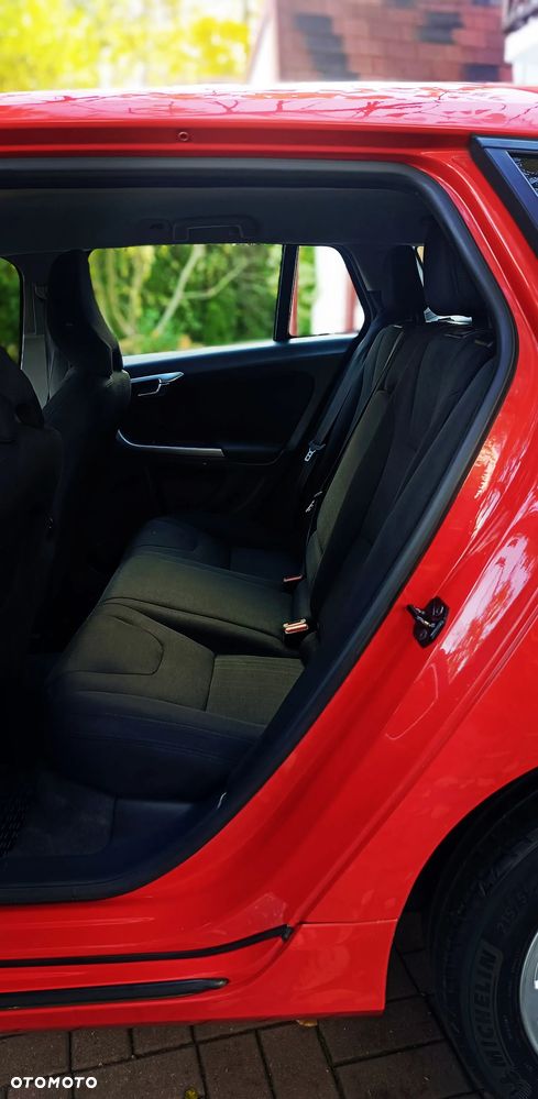 Volvo V60 D3 Momentum - 20