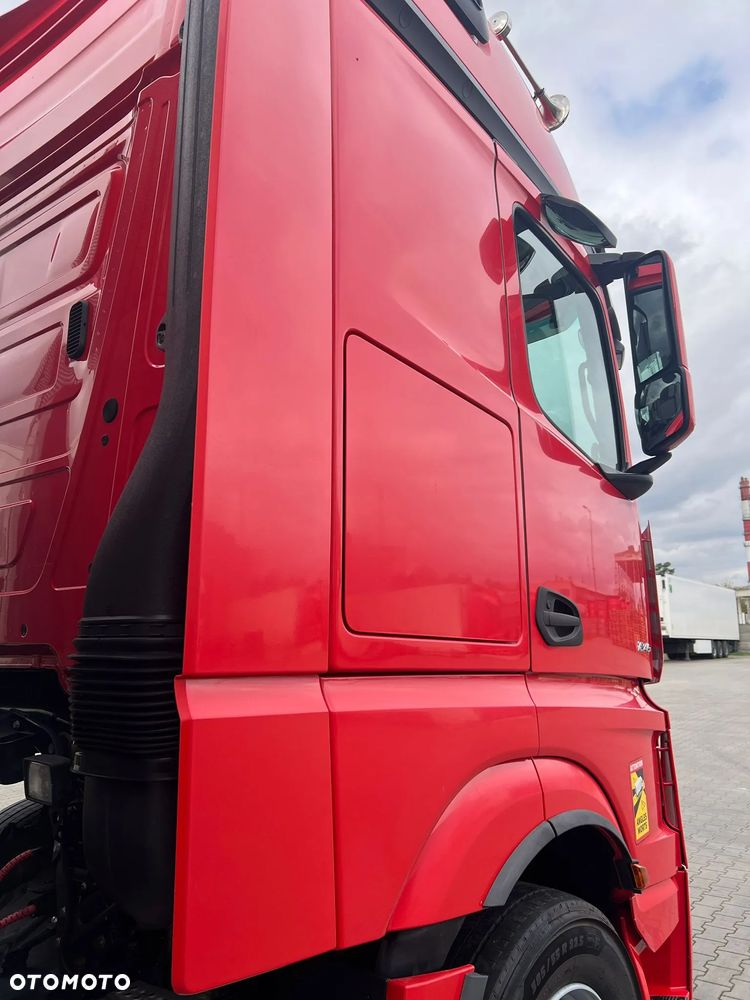 Mercedes-Benz ACTROS - 5