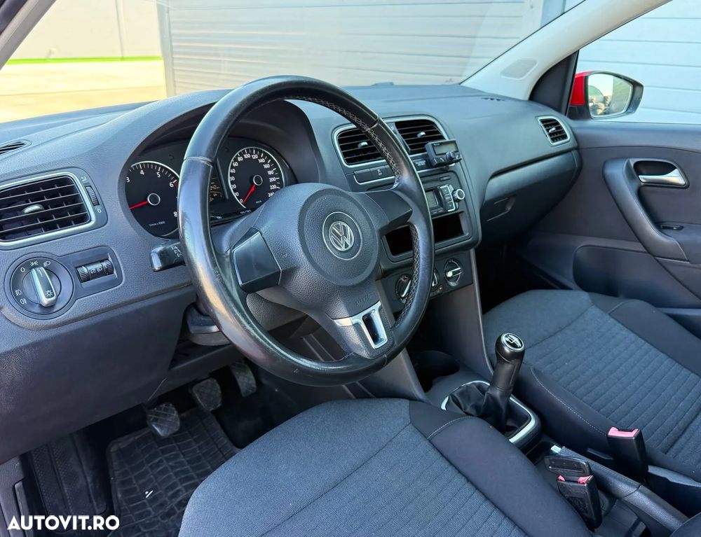 Volkswagen Polo 1.2 Attractive - 6