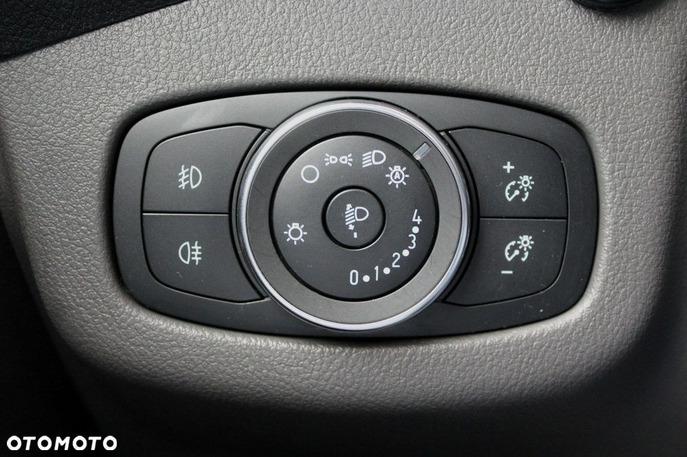 Ford Tourneo Connect - 24