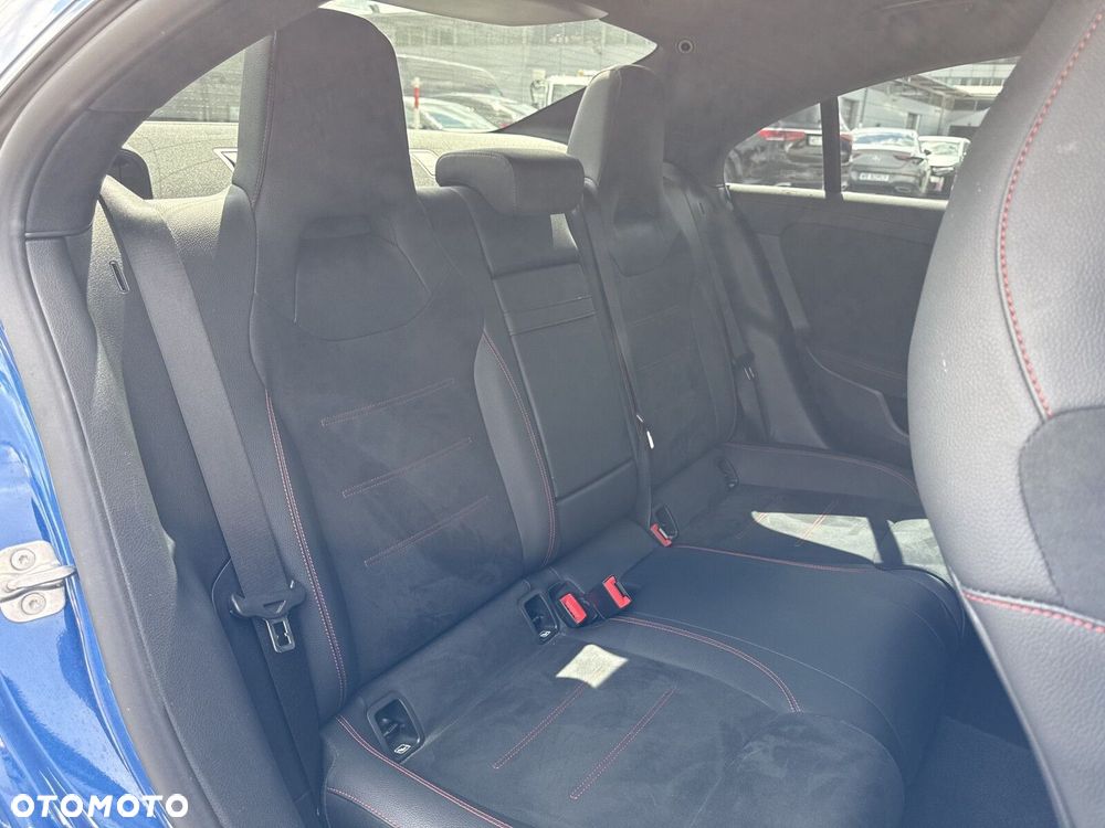 Mercedes-Benz CLA - 22