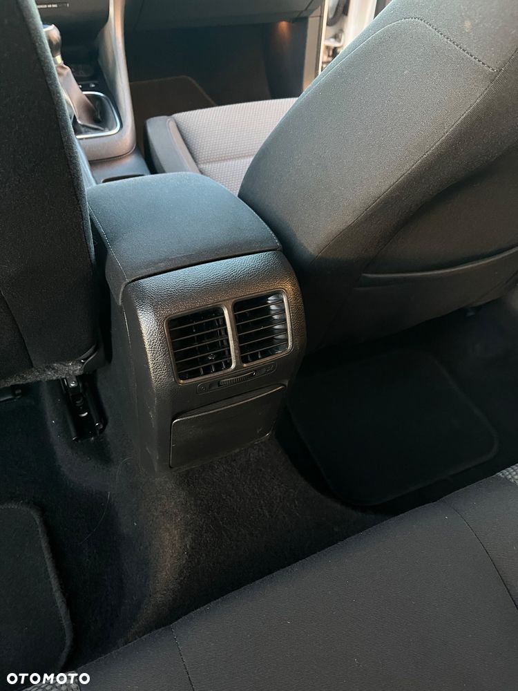 Volkswagen Golf 1.6 TDI BlueMot Comfortline - 21