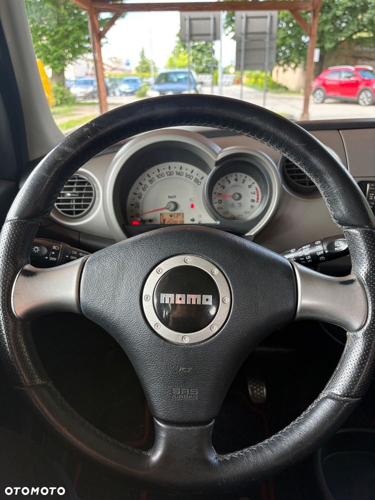 Daihatsu Trevis - 18