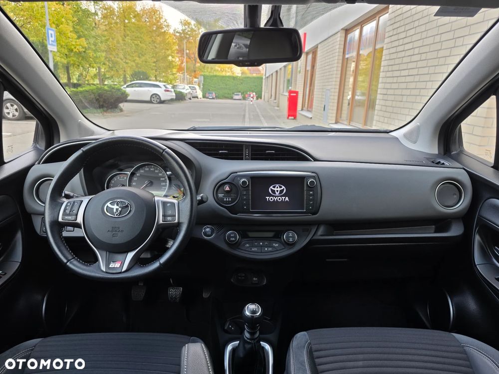 Toyota Yaris - 25