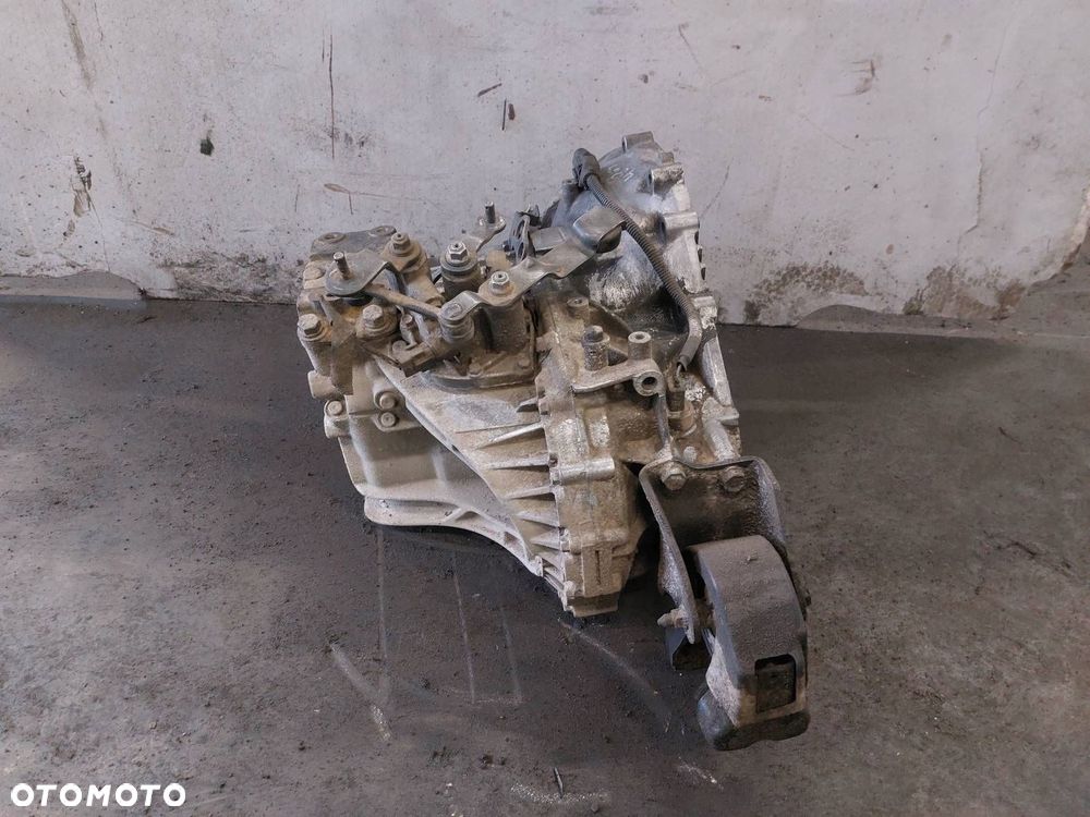 SKRZYNIA BIEGÓW KIA CARENS III SKRZYNIA S620JC 2.0 CRDI - 6