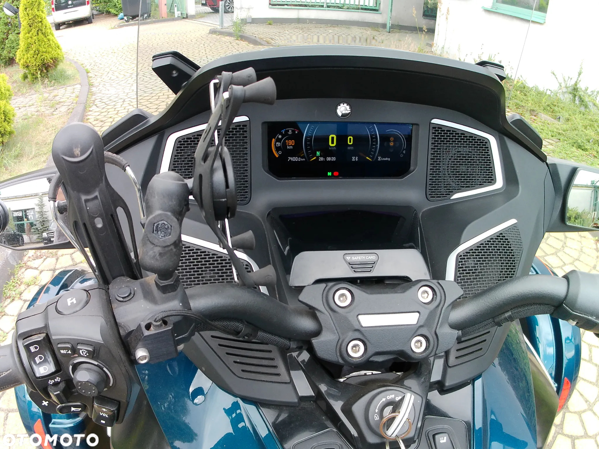Can-Am Spyder - 14