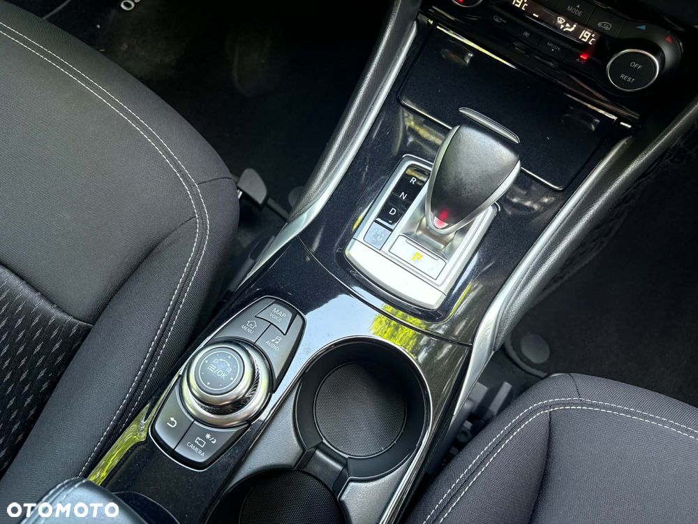 Infiniti Q30 - 15
