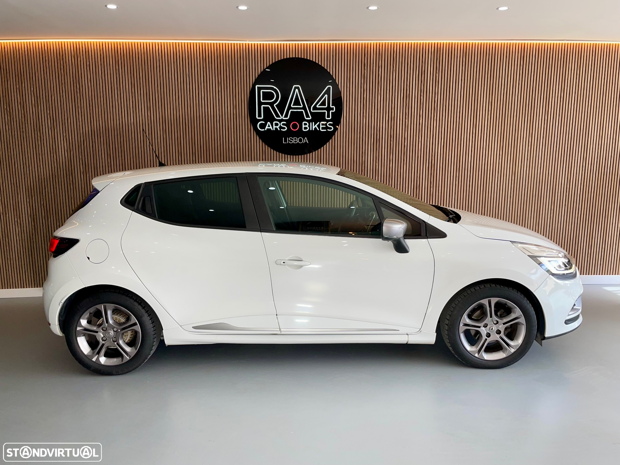 Renault Clio 1.2 TCe GT Line EDC - 32