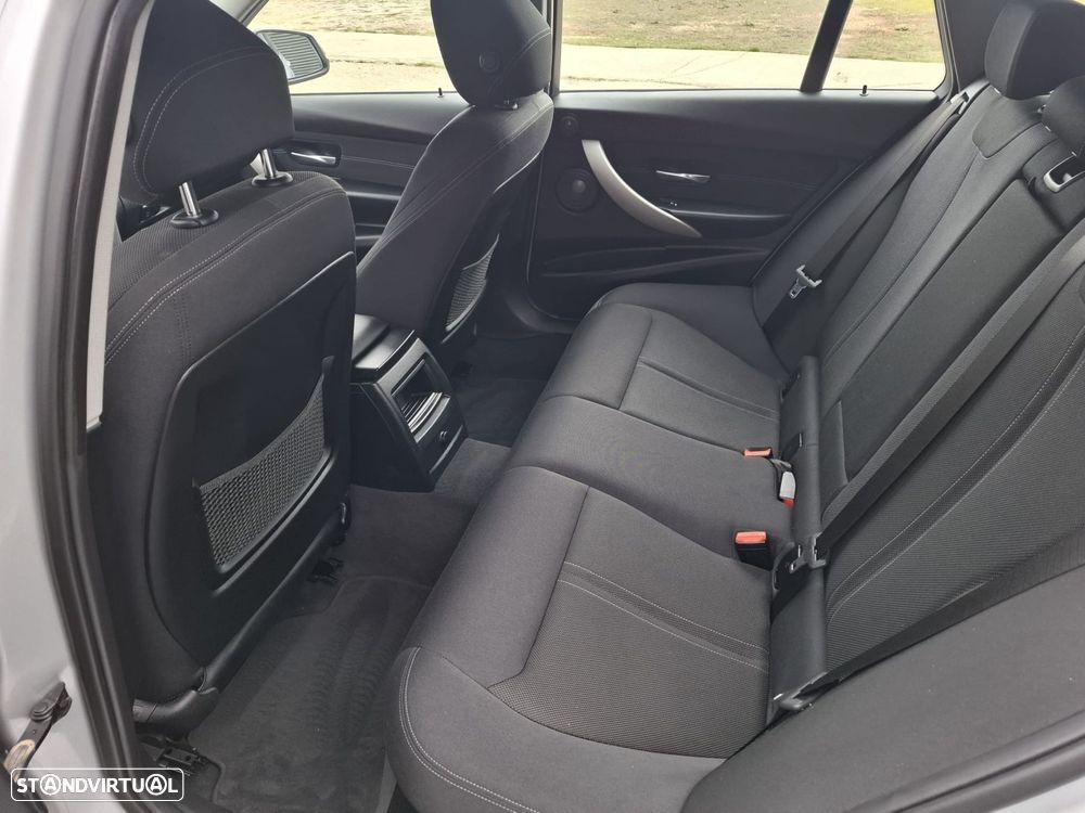BMW 318 d Touring Pack M - 22