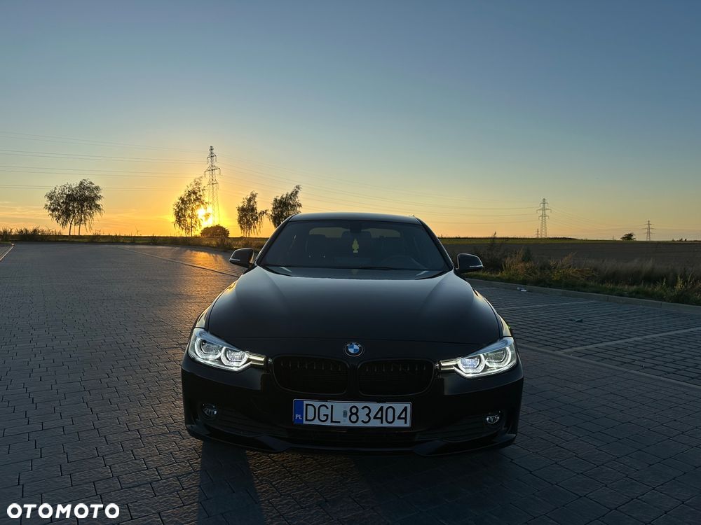BMW Seria 3 320i - 27