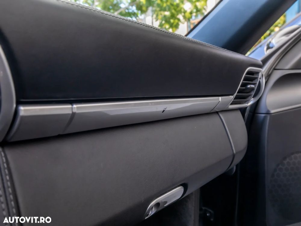 Porsche 911 Carrera 4 S Cabrio - 33