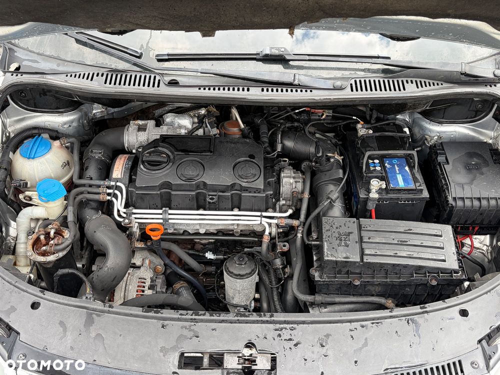 Volkswagen Touran 1.9 TDI DPF BlueMot Conceptline - 10