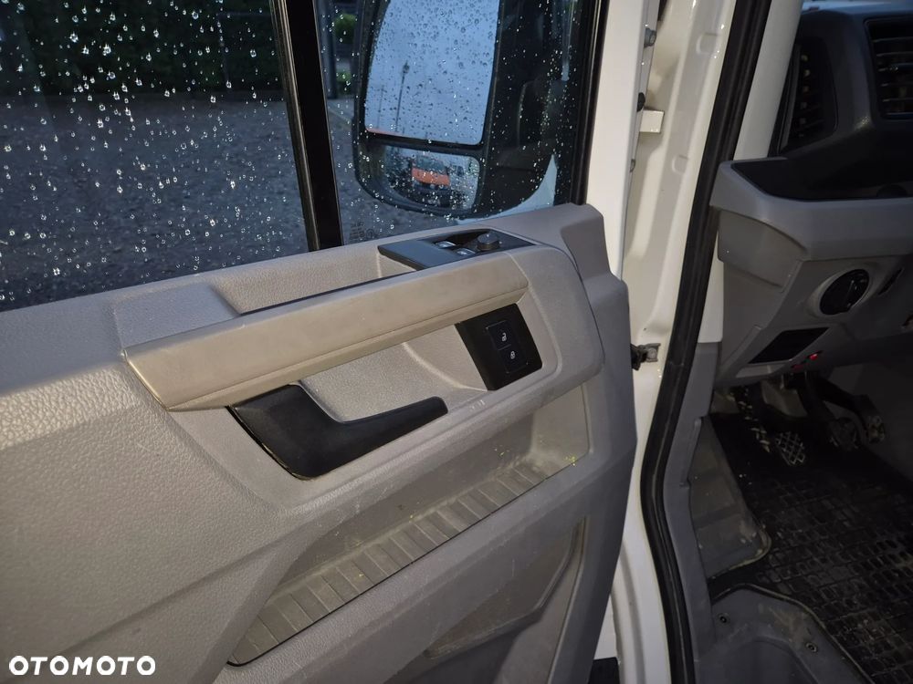 Volkswagen Crafter - 11
