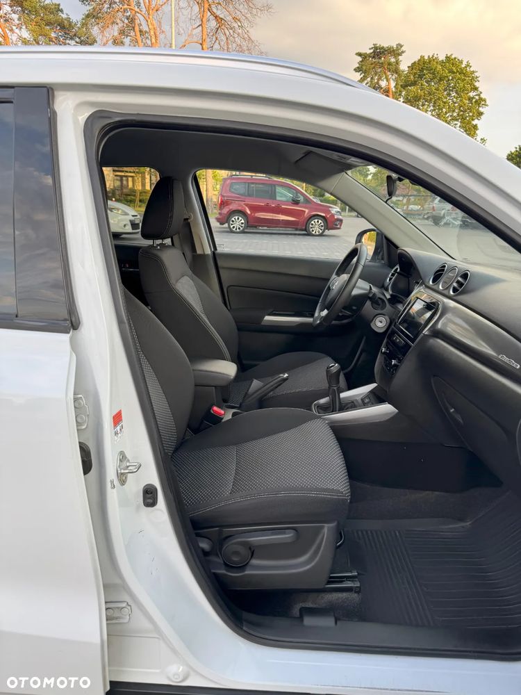 Suzuki Vitara 1.4 Boosterjet Premium 4WD - 27