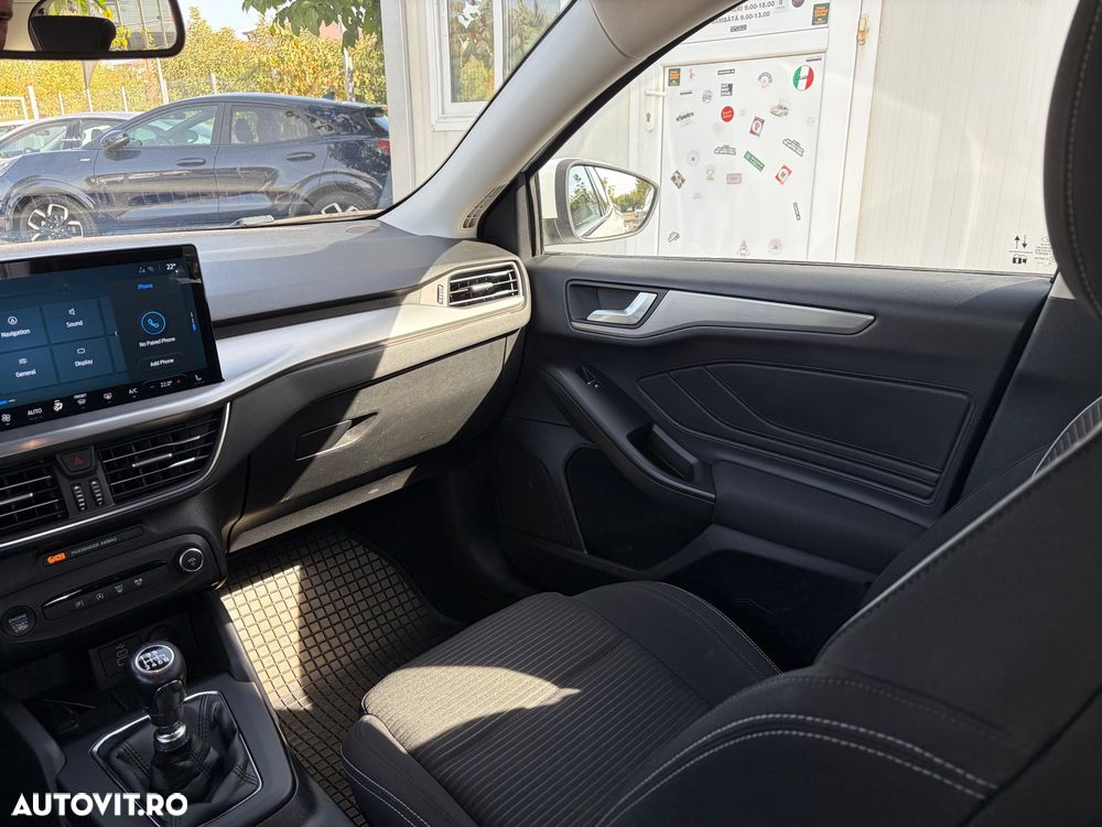 Ford Focus 1.0 EcoBoost MHEV Titanium - 32