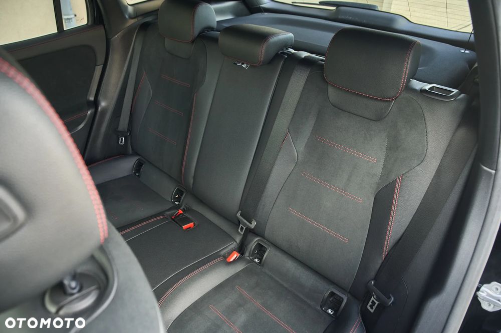 Mercedes-Benz GLA 200 d 8G-DCT AMG Line - 29